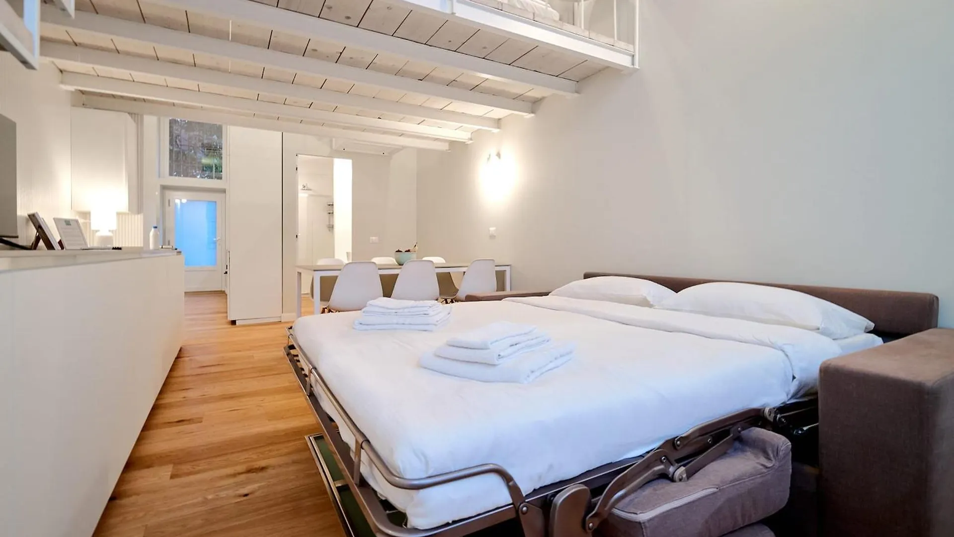 Milan Design Loft Perfect For Couples contacts